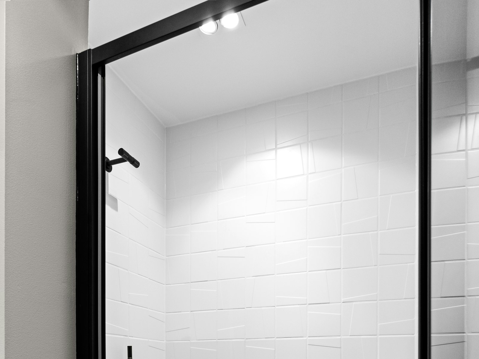 Black Line Minimalist Walk-In Duş Camı