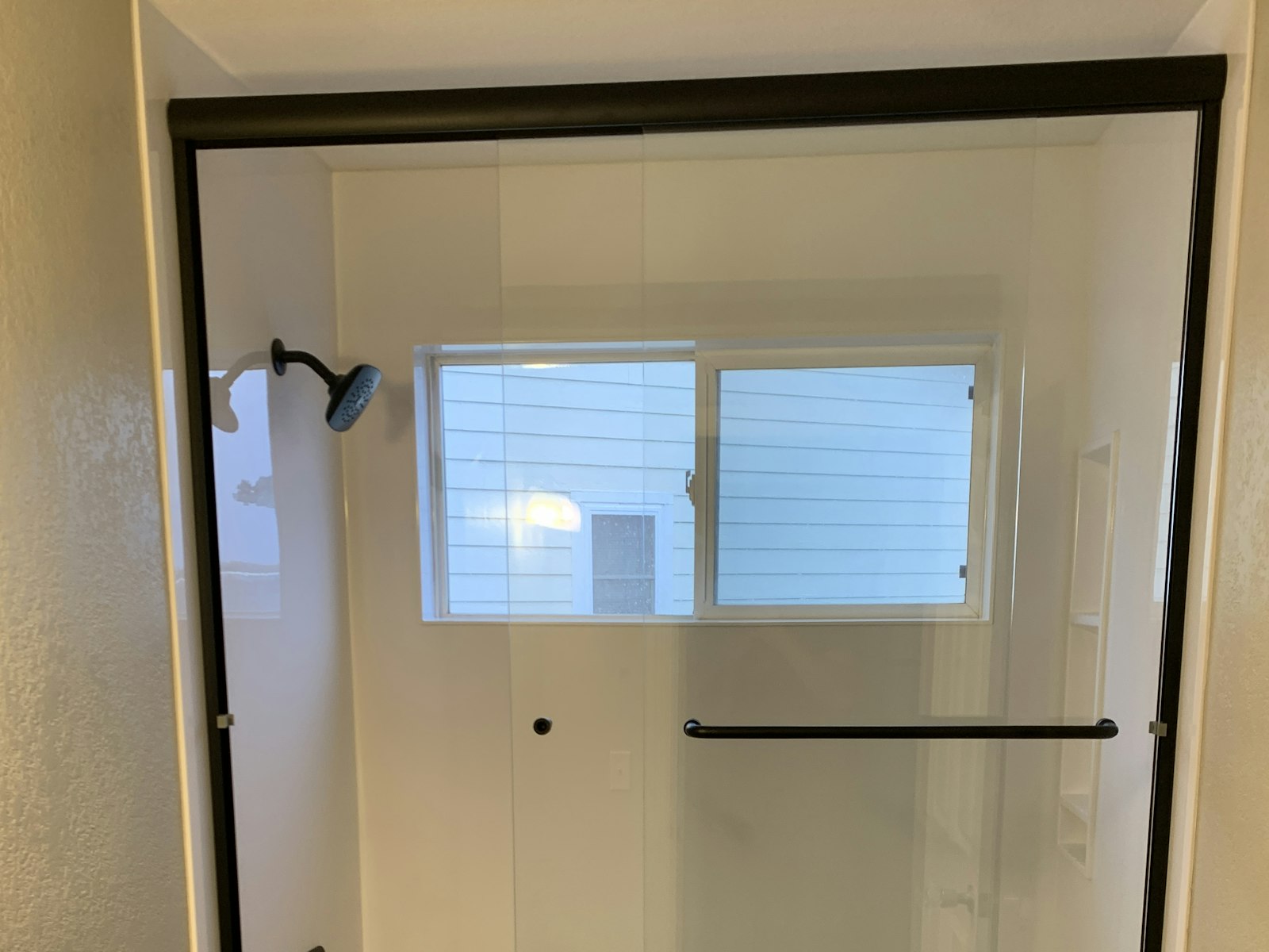 Tub Slider Siyah Çerçeveli Küvet Kabini